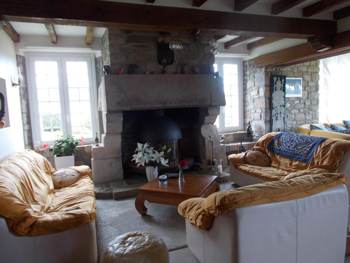 Les Ajoncs Bed & Breakfast Plougrescant Exterior photo